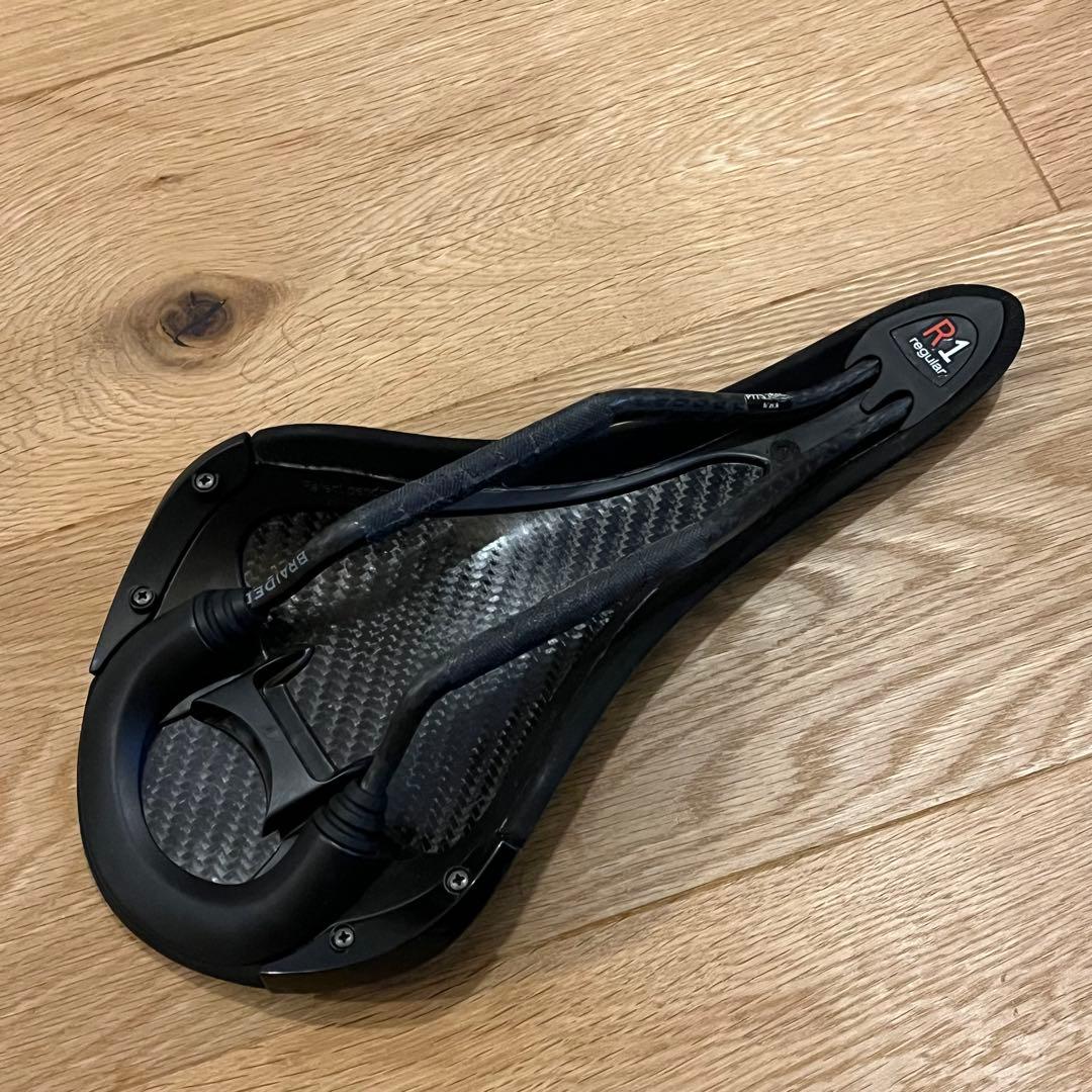 Fizik ALIANTE R1 カーボンレール サドル レギュラー