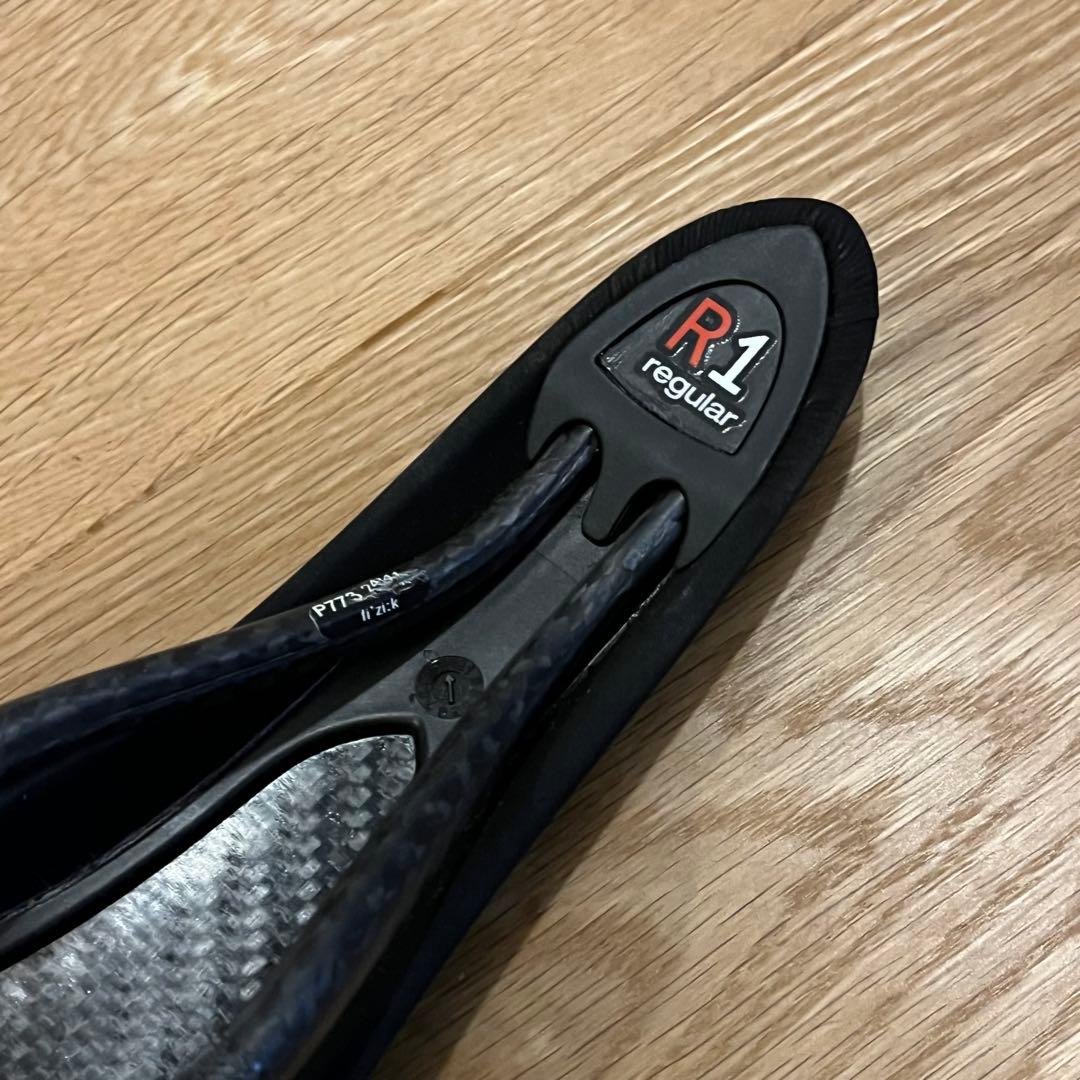 Fizik ALIANTE R1 カーボンレール サドル レギュラー