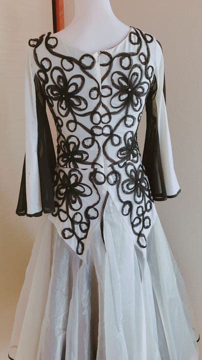 スタンダード　白黒ドレス