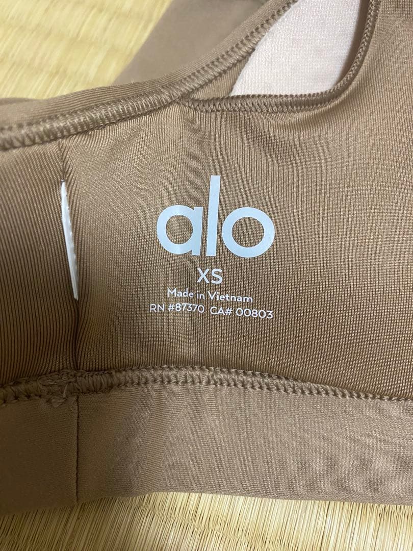 alo ヨガウェアセット スポーツブラとレギンス❗️ブラは新品未使用