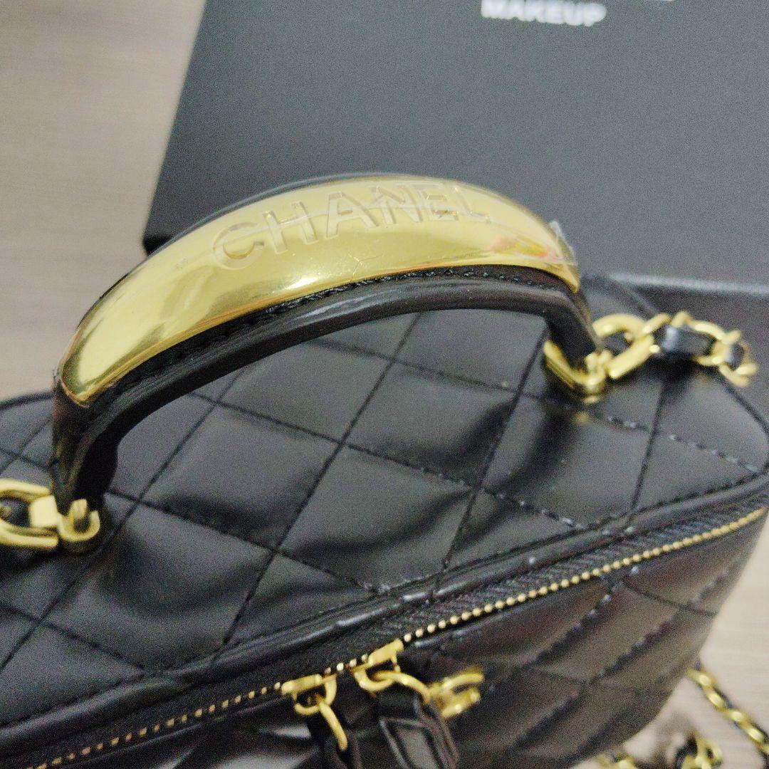 CHANEL　キルティングミラー付きバニティショルダーバッグ　ノベルティー
