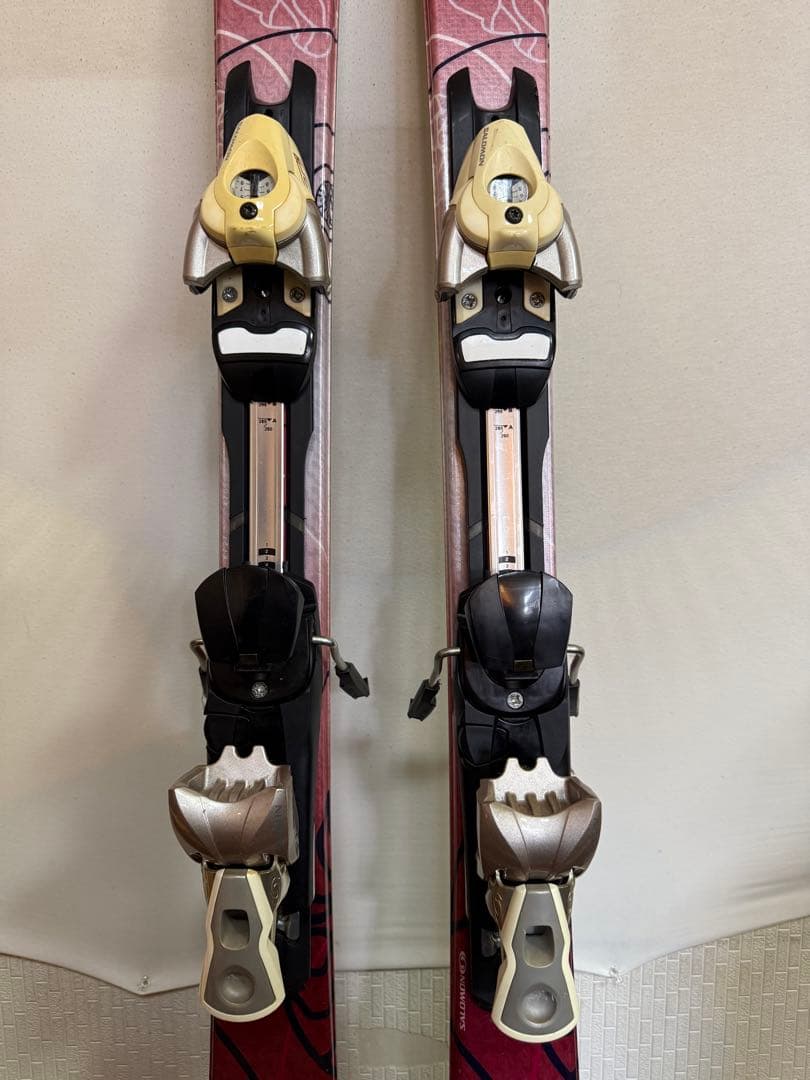 レディースSalomon スキー 146cm ピンクデザイン