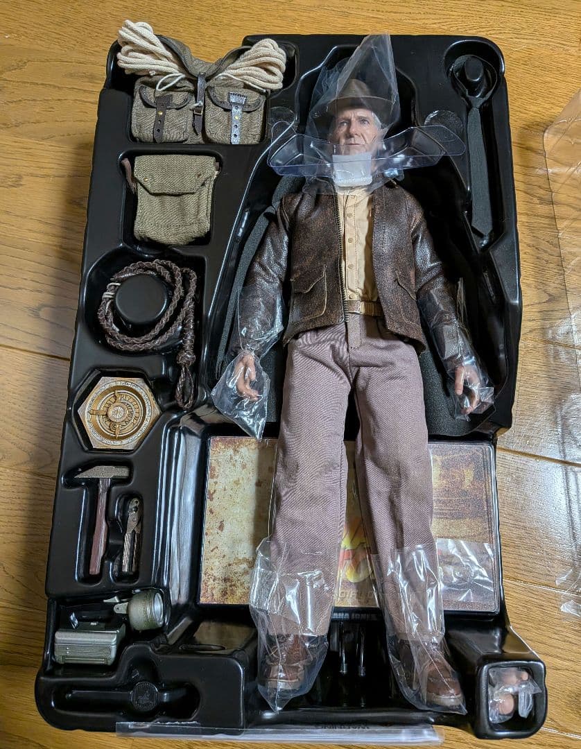 ホットトイズ　インディージョーンズ　1/6 フィギュア