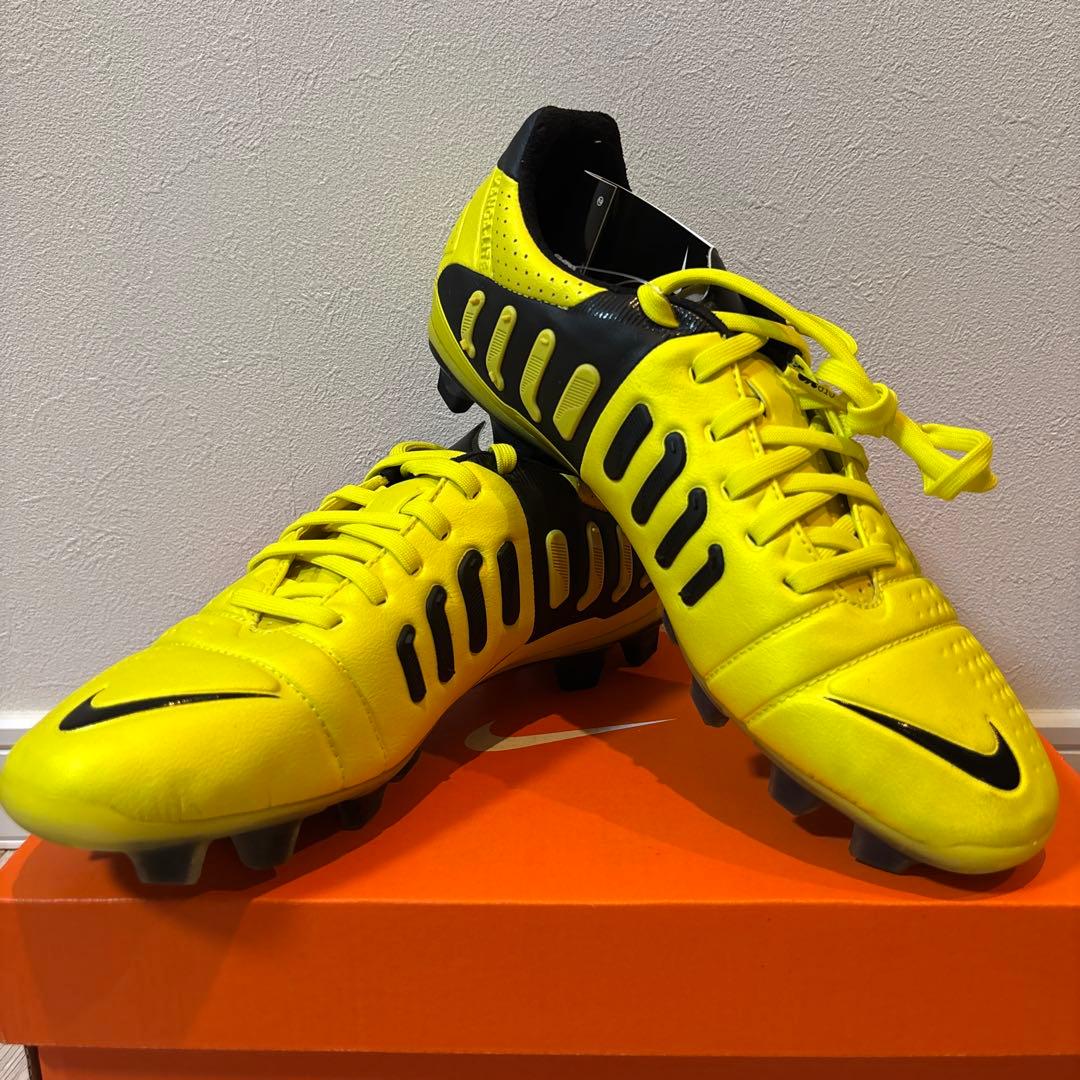 【新品・オリジナル】NIKE CTR360 Maestri3 HG AF 25