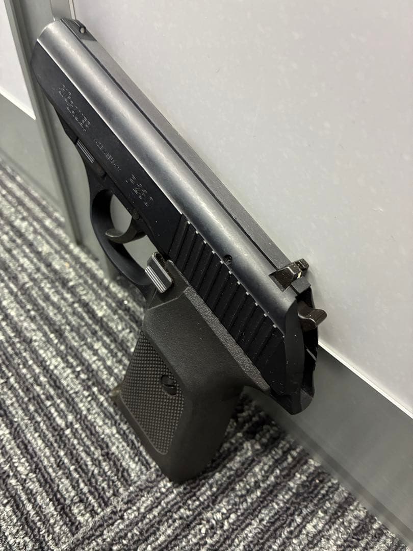 ミニカー SIGARMS INK SIG SAUER P230