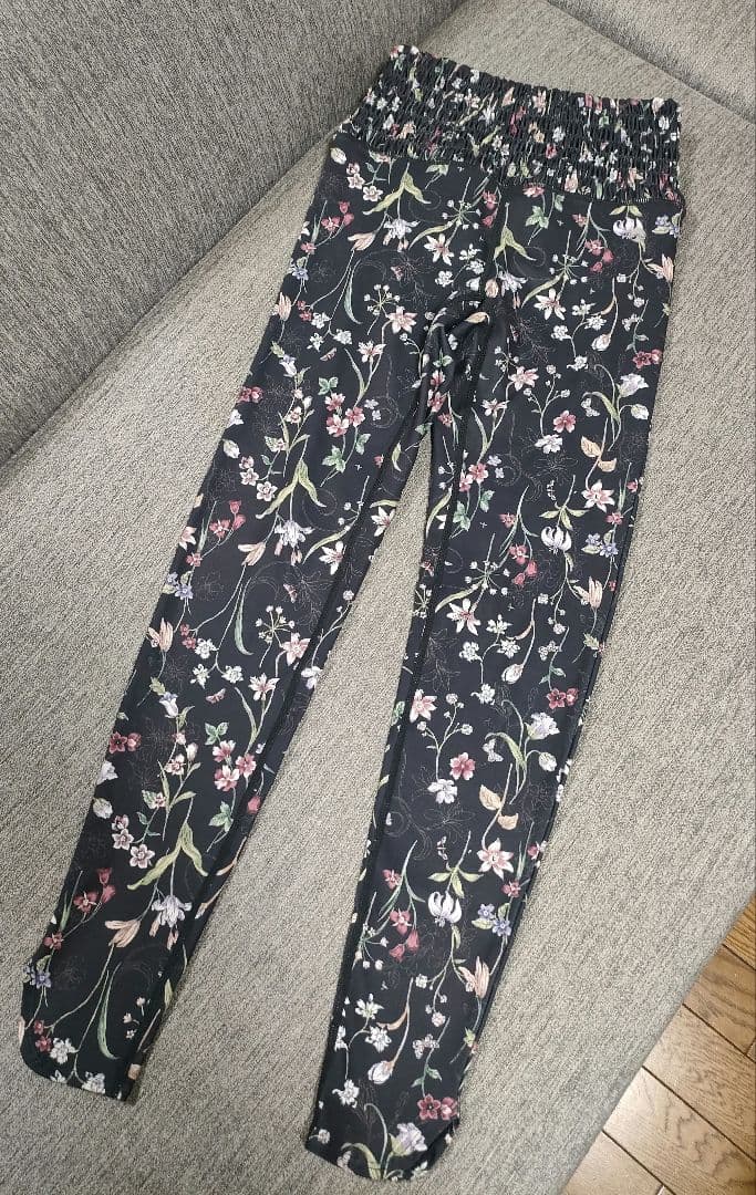 ⑩【美品】SUKALAスカーラ LAVA ボタニカル シャーリング レギンス S