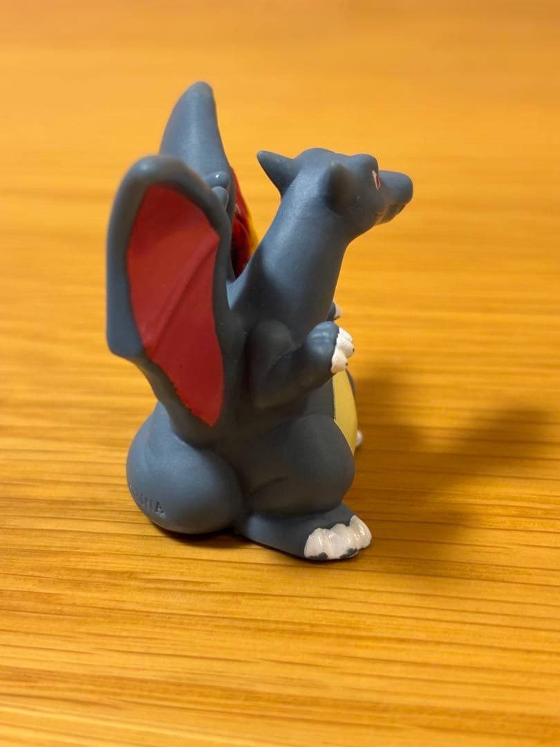 ポケモンフィギュア　指人形　リザードン 色違い