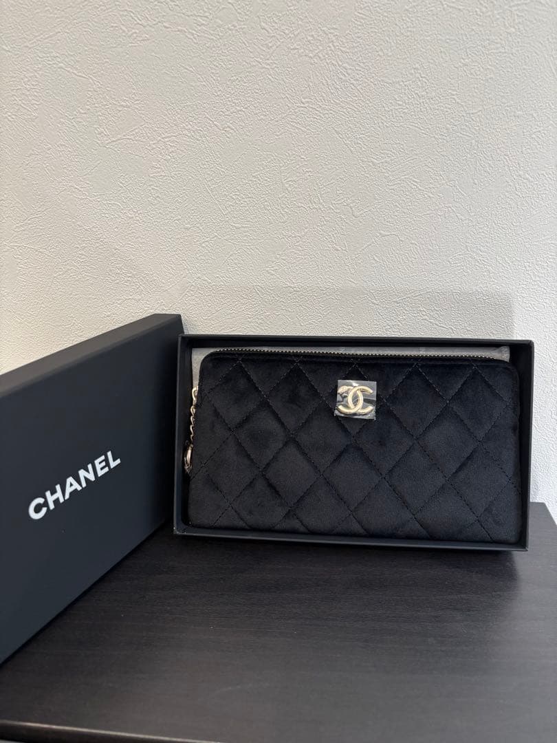 シャネル　ポーチ　メイクアップノベルティポーチ　ベルベット　CHANEL 長財布
