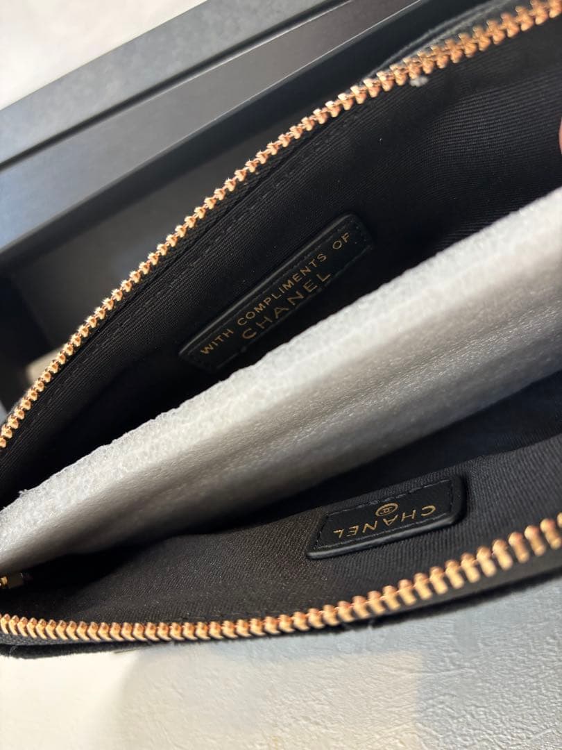 シャネル　ポーチ　メイクアップノベルティポーチ　ベルベット　CHANEL 長財布