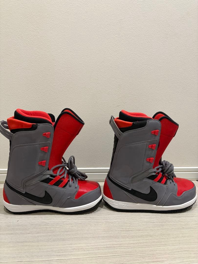 NIKE スノーボードブーツ 26cm US8 グレー×レッド 未使用 箱なし