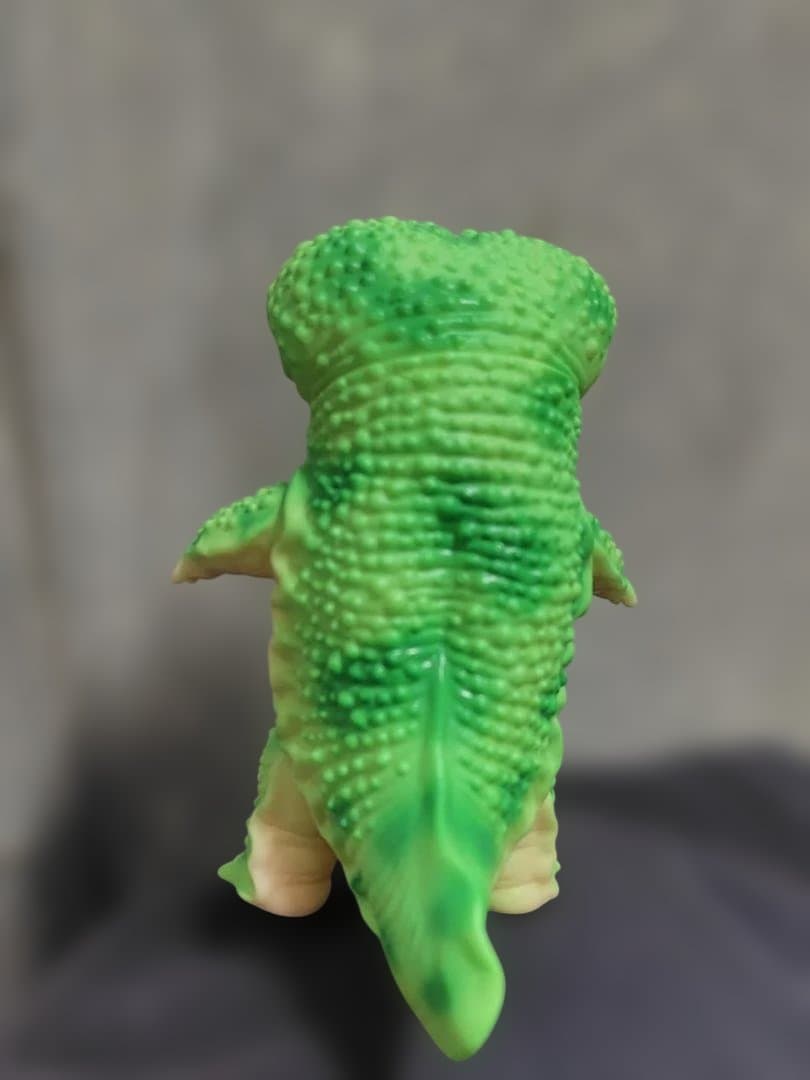サンシロー 若草色 デザフェス限定 ピコピコ 怪獣 ソフビ サンショウウオ
