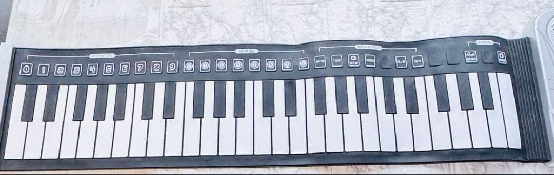 【訳あり・美品】折りたたみ式 電子キーボード 61鍵盤 シルバー 持ち運び可能