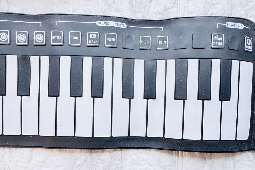 【訳あり・美品】折りたたみ式 電子キーボード 61鍵盤 シルバー 持ち運び可能