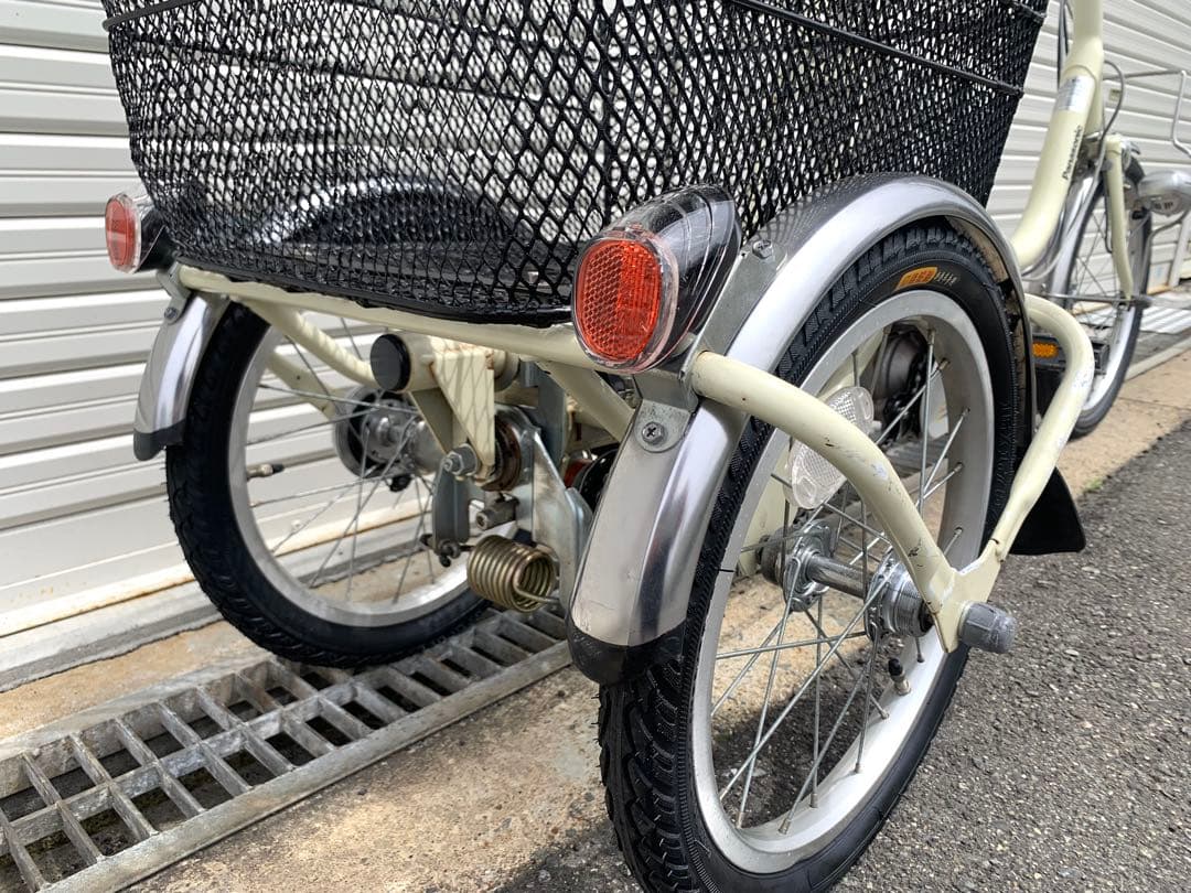送料無料 Panasonic電動三輪自転車 8.9Ah 長押し4点灯 動作確認済