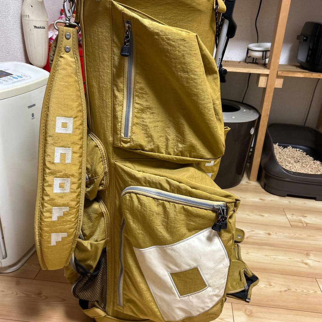 オノフ　スタンド付き ゴルフバッグ