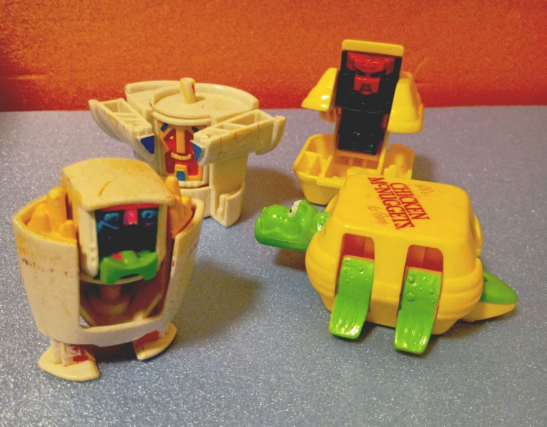 激レア 1990年代 マクドナルド 11種類 恐竜変身 おもちゃ ミールトイ