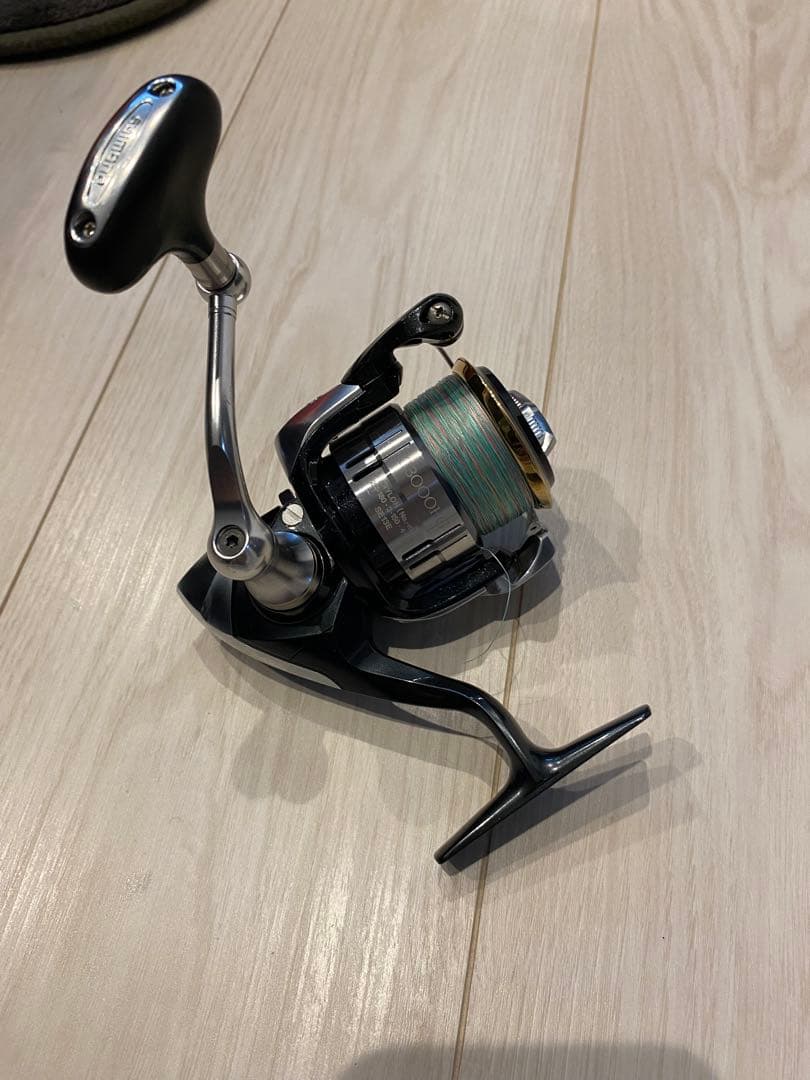 SHIMANO Vanquish C3000HG スピニングリール