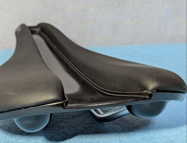 fabric line-s elite flat クロモリレール　サドル