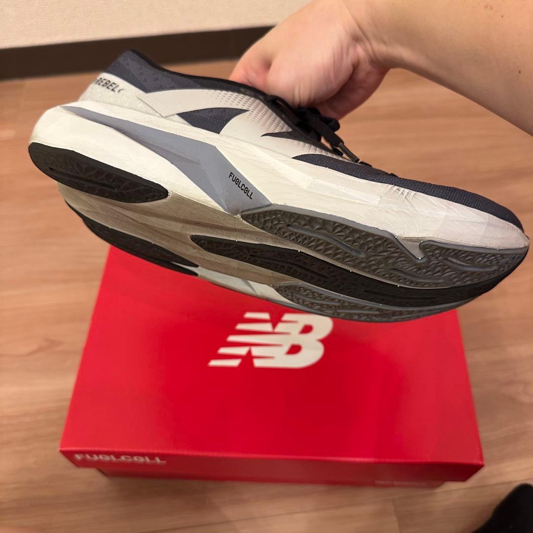 New Balance FuelCell V4 27.0cm ネイビー