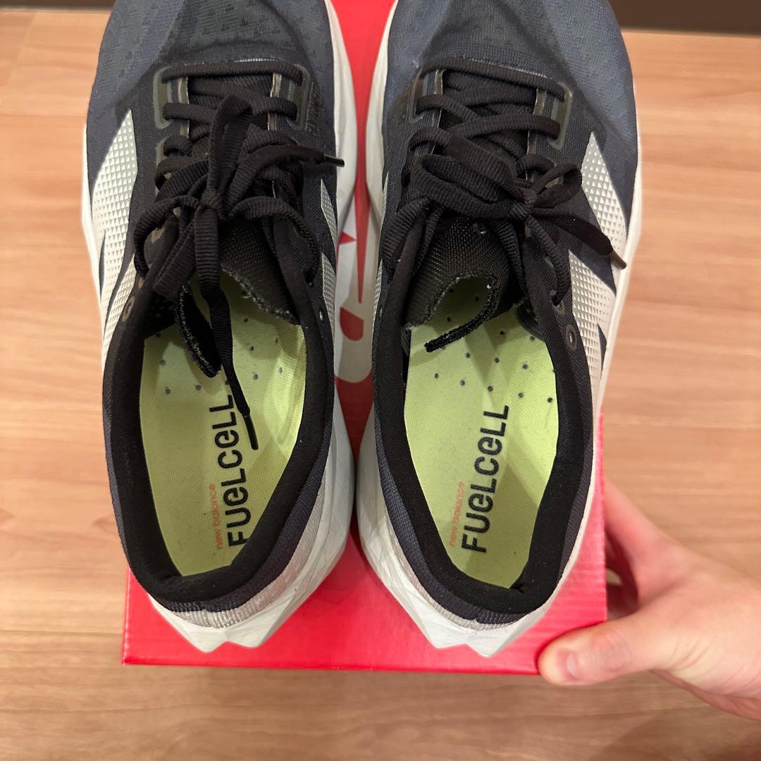 New Balance FuelCell V4 27.0cm ネイビー