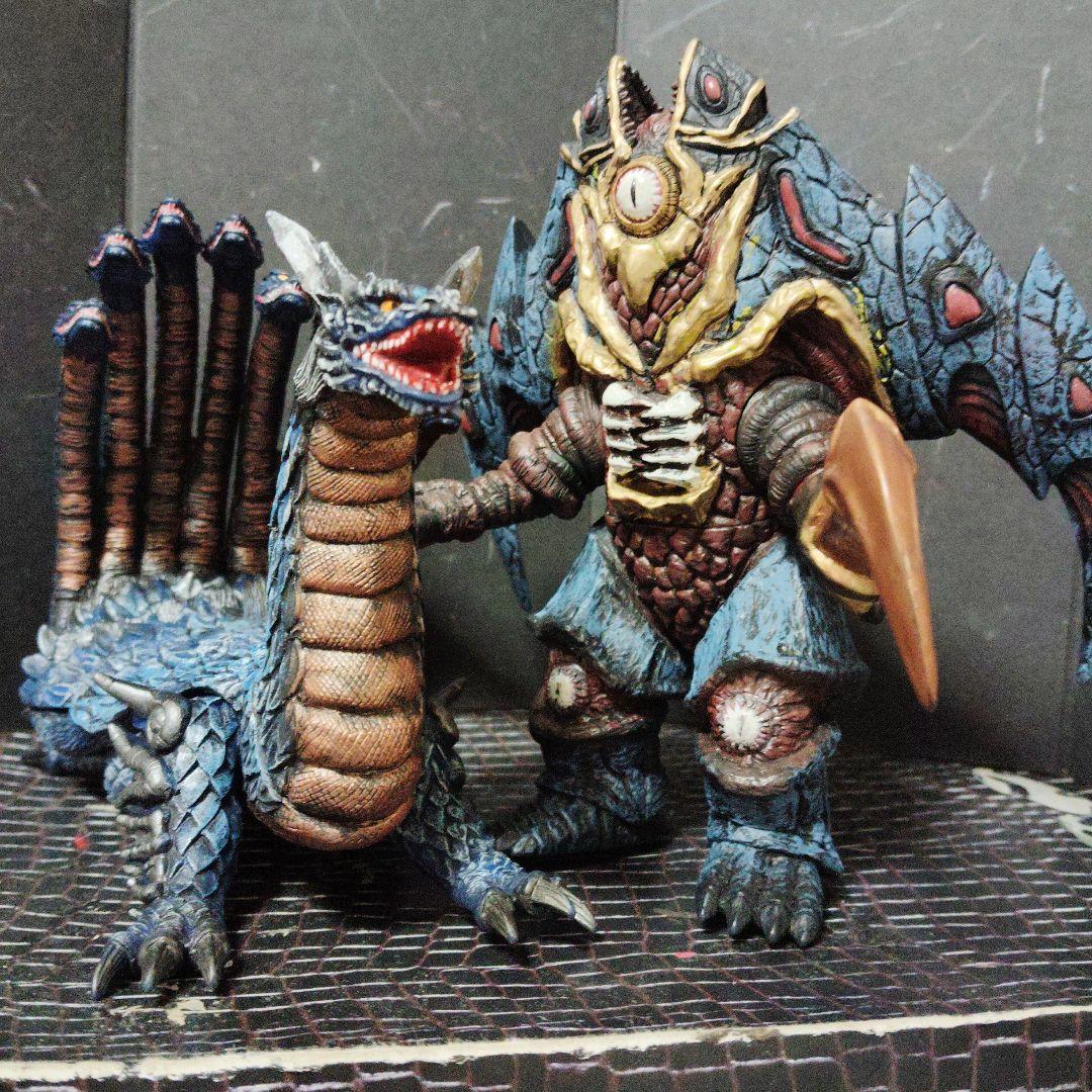 村上社長ウルトラ怪獣旧型ソフビミズノエノリュウ.カイザードビシ