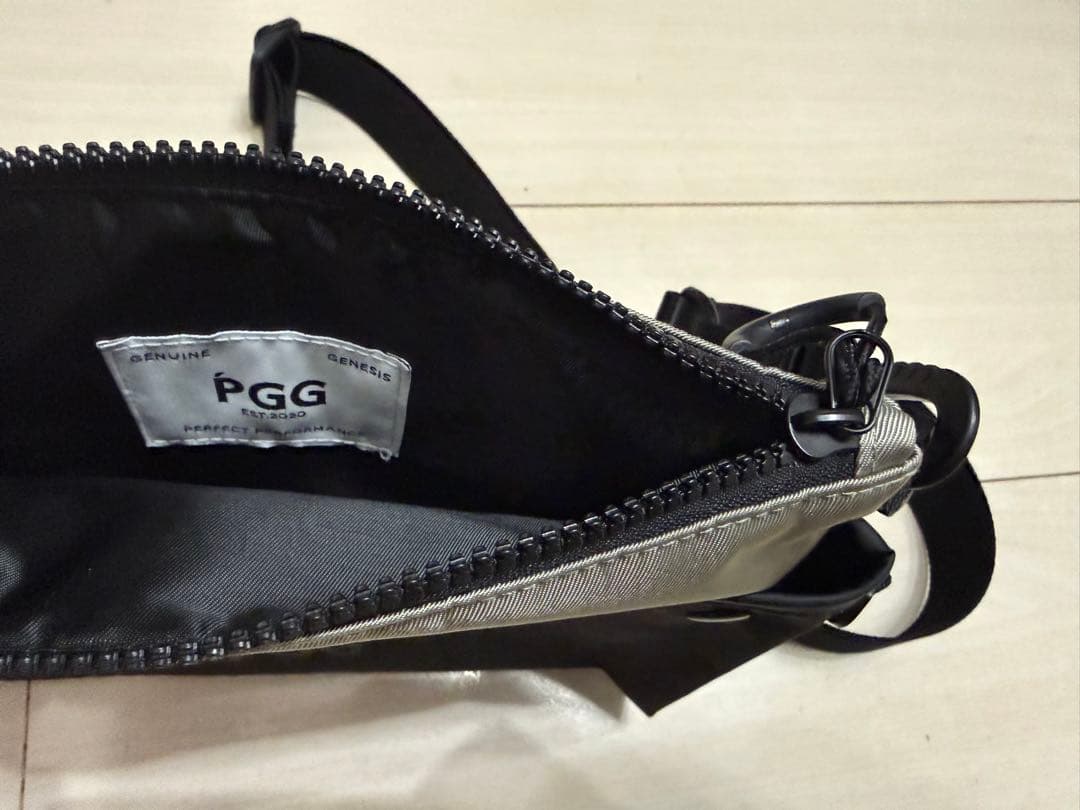 PGG◾️カートサコッシュバック◾️ブラック　ベージュ