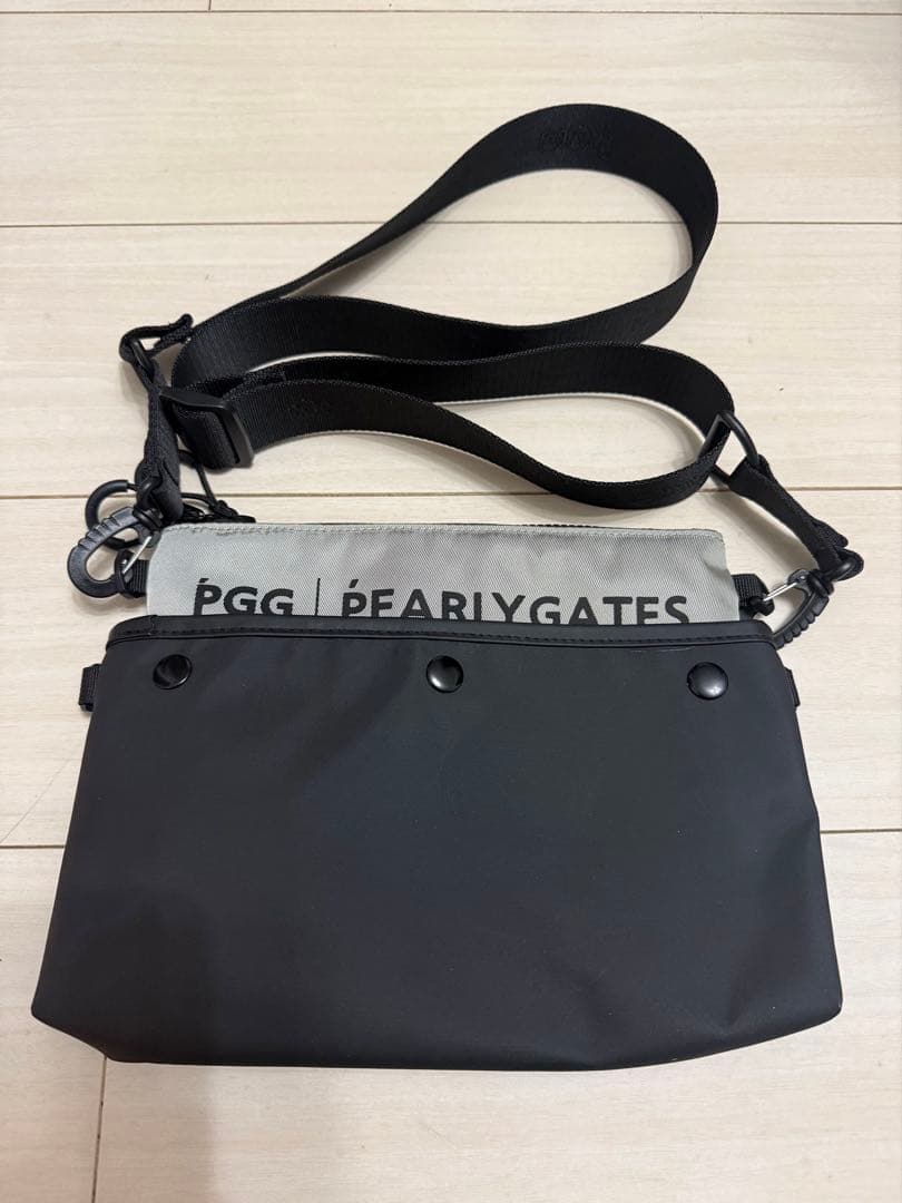 PGG◾️カートサコッシュバック◾️ブラック　ベージュ