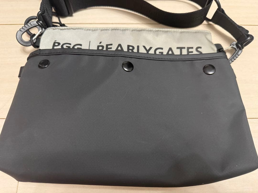 PGG◾️カートサコッシュバック◾️ブラック　ベージュ