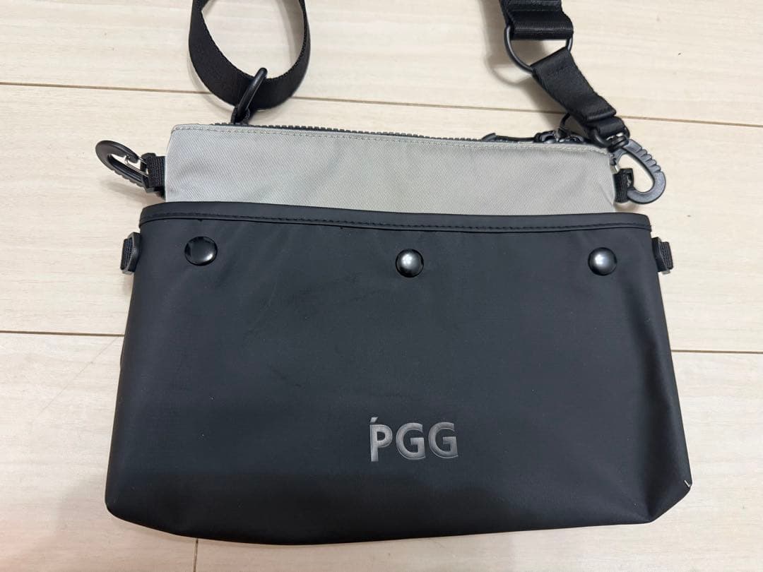 PGG◾️カートサコッシュバック◾️ブラック　ベージュ