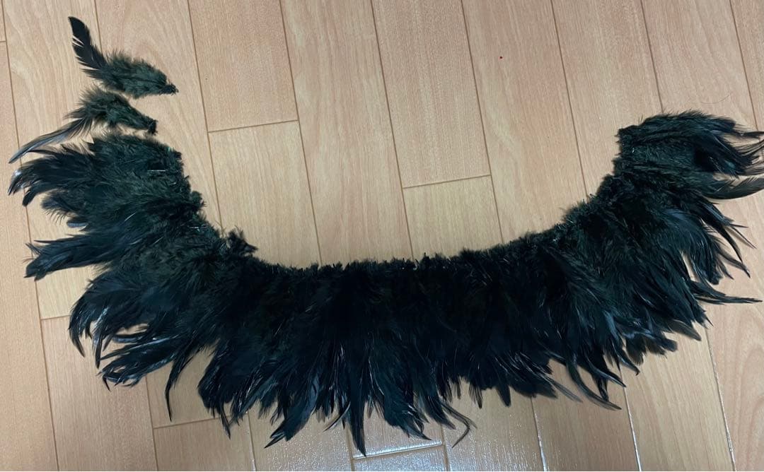 タヒチアンダンス　等　ダンス衣装用羽根（素材）セット　黒　赤　白
