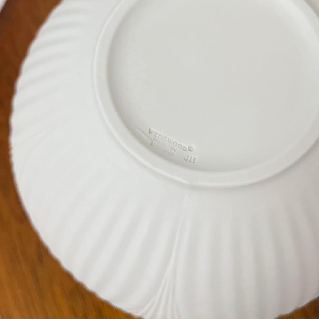ウエッジウッド　フラワーベース　花瓶　ジャスパーフォリア　13cm