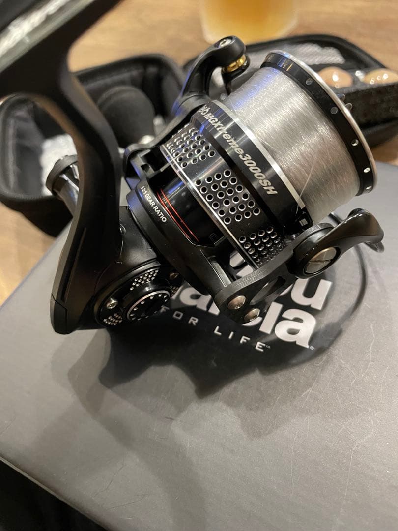 美品　REVO MGXtreme 3000SH スピニング レボ　　　zenon