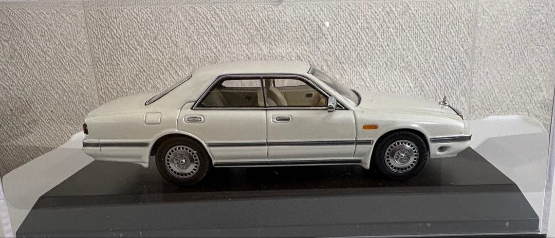 ミニカー NISSAN GLORIA CIMA (FY31)