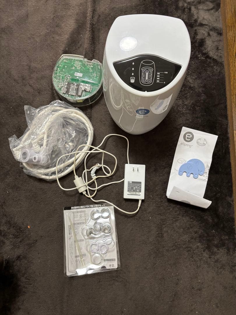 eSpring 浄水器 本体と付属品