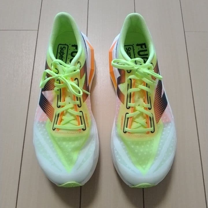 ニューバランス フューエルセル スーパーコンプ v4 エリート25.5