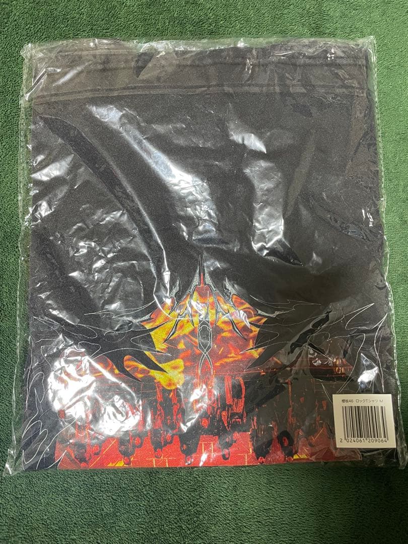 櫻坂46 新品未開封 ロックTシャツ　 Mサイズ