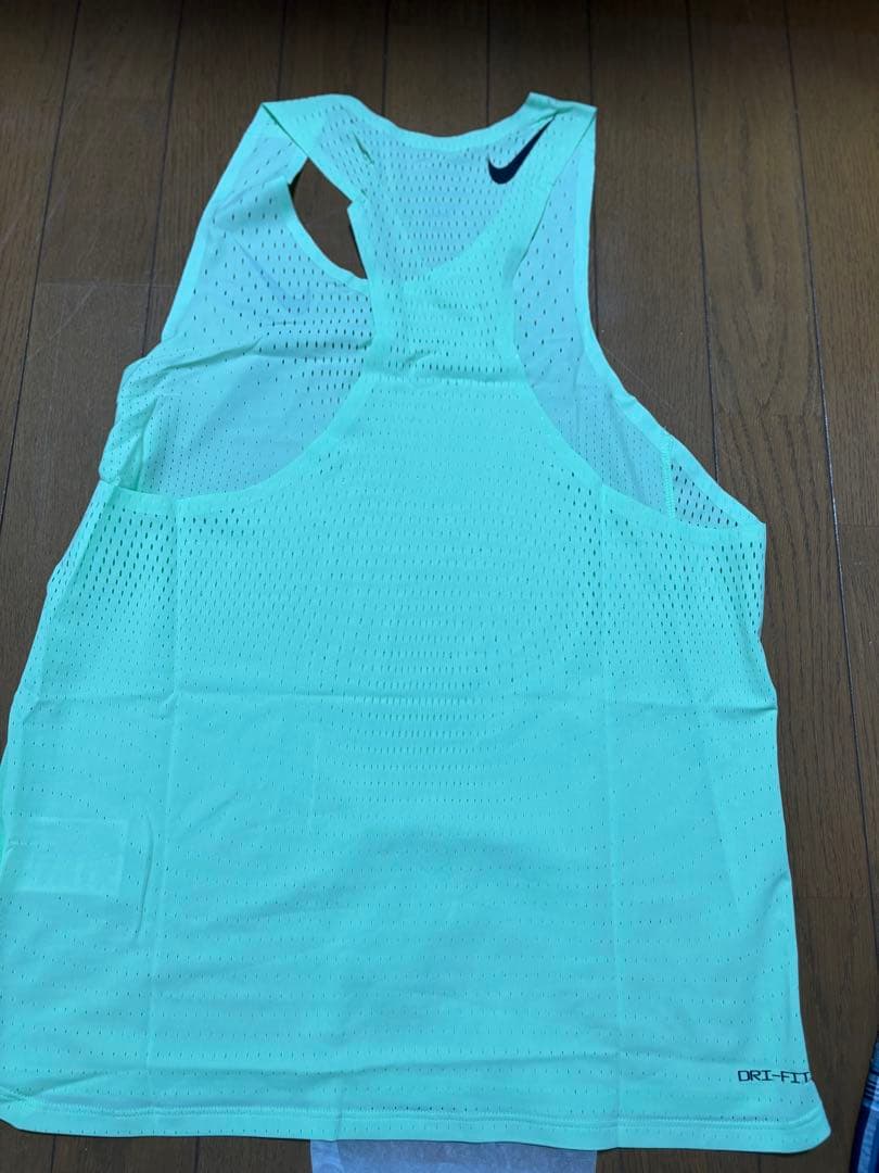 Nike エアロスイフト　ドラゴンフライ　ランニングタンクトップ Lサイズ 新品
