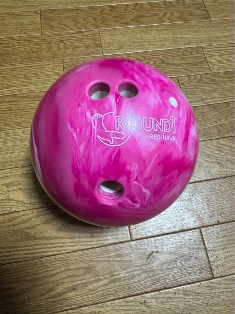 ROUND1 ボウリングボール WHITE SPRUCE & RED HAWK