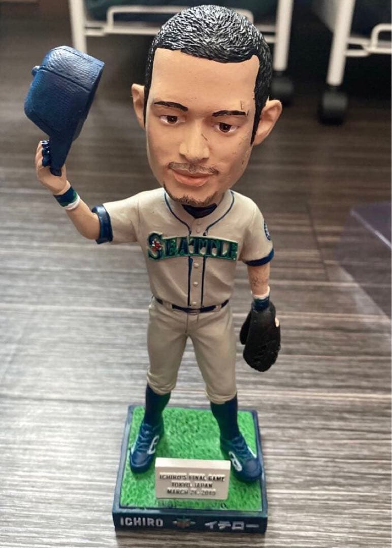 イチロー 引退試合記念 ボブルヘッド 2019 首振り人形