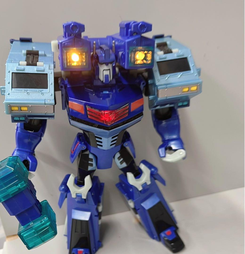 ウルトラマグナス TA-27 トランスフォーマー アニメイテッド