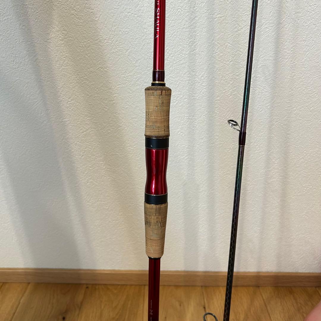 18 ワールドシャウラ 2832RS-2 シマノ　シーバス　ショアジギ　エギング