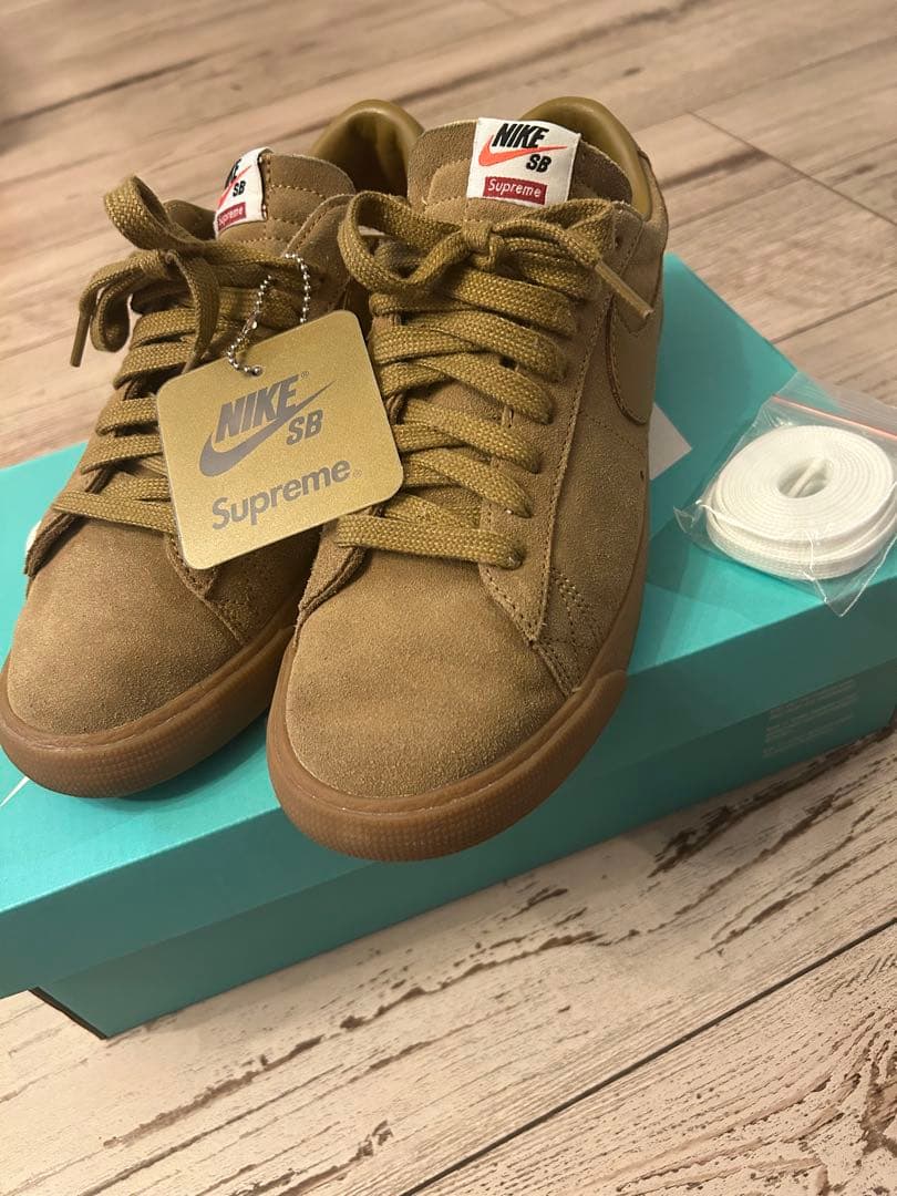 スケートボード Nike SB Blazer low GT QS Supreme 26cm