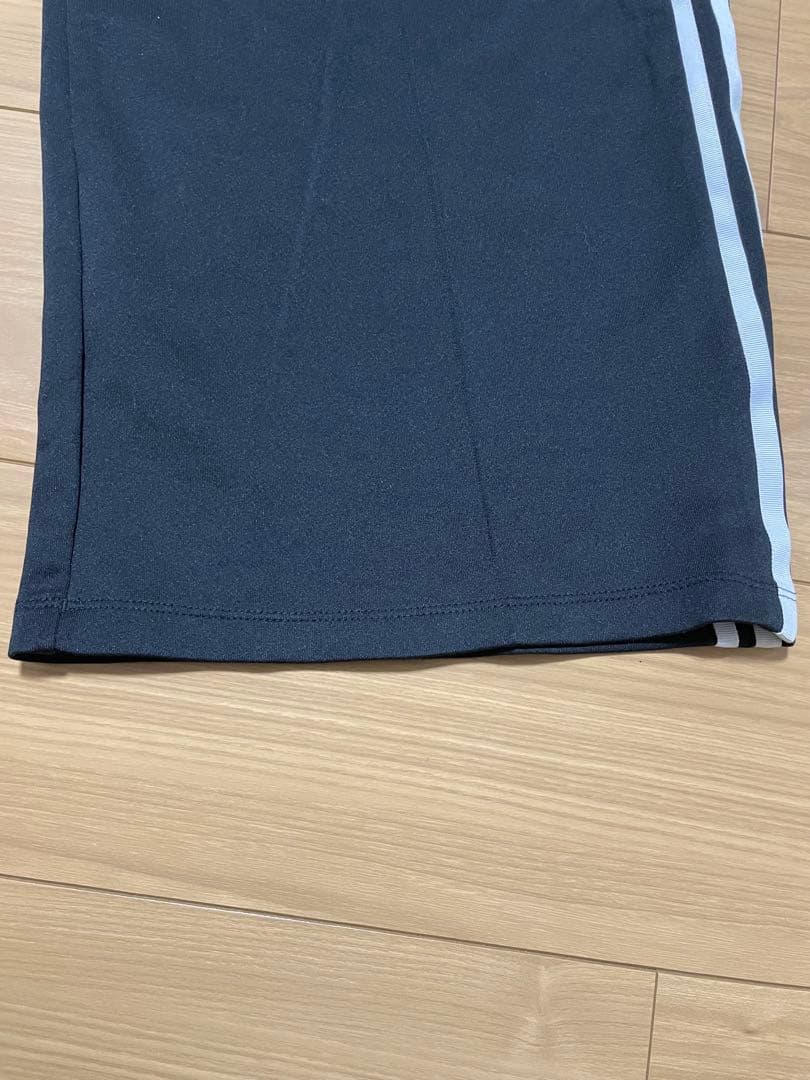 adidas originalsブラック ジャージ　ワイドパンツ
