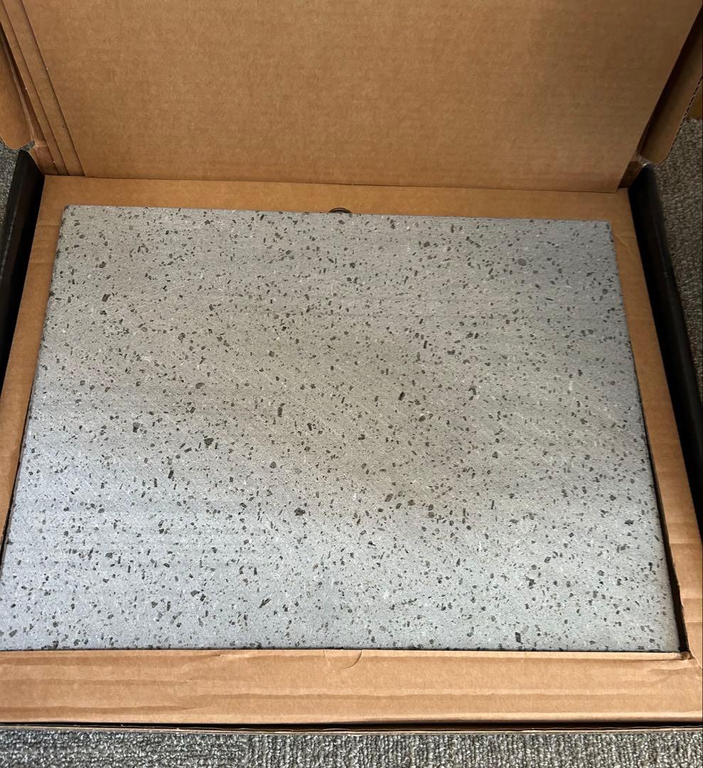 新品未使用　ピザストーン 38cm x 30cm イタリア製　エトナ火山
