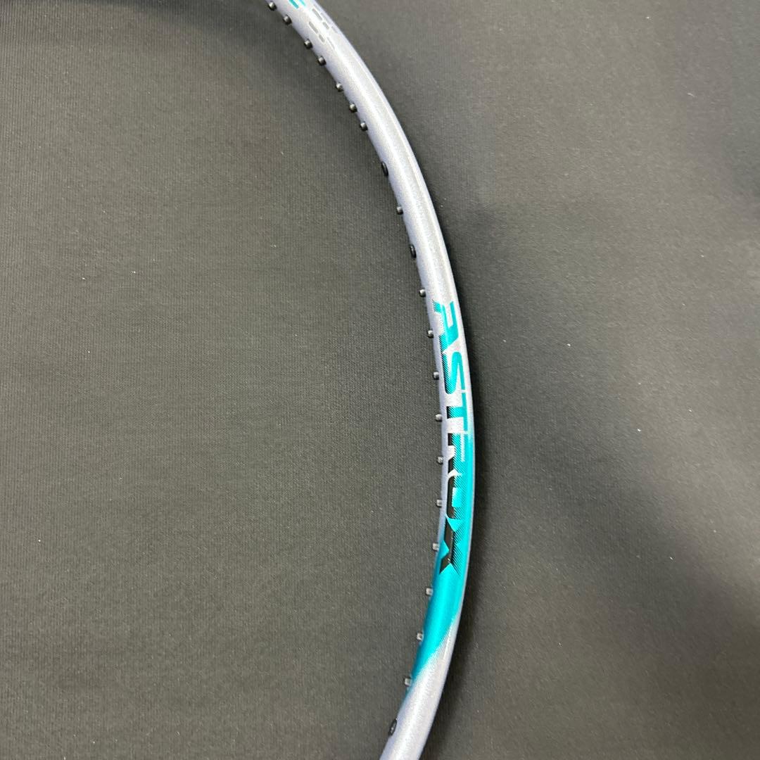 4ug5 アストロクス88Dプロ　新品未使用　ヨネックス　バドミントン　ラケット