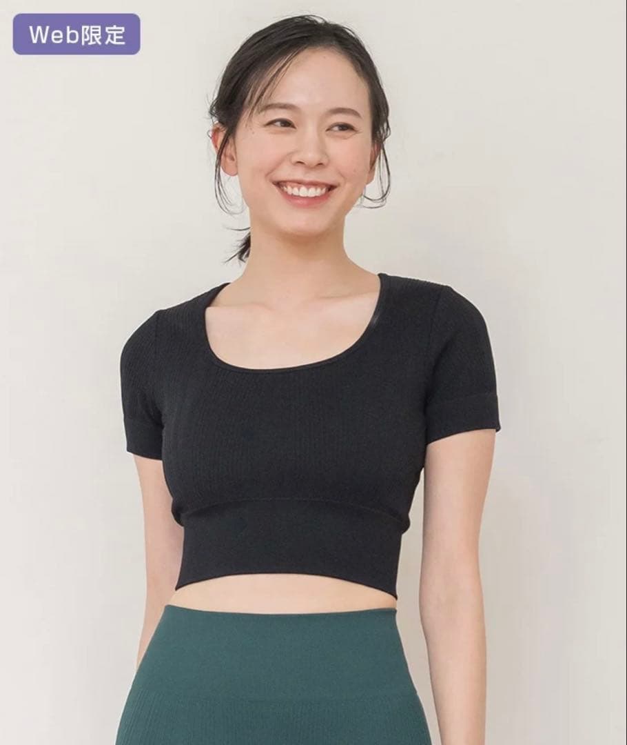 新品　SUKALA スカーラ ウエーブリブアクティブクロップドトップス
