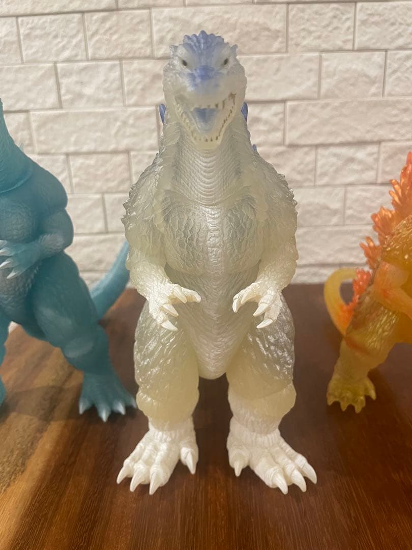 ゴジラ　ソフビ　青　白　赤　三色3体セット