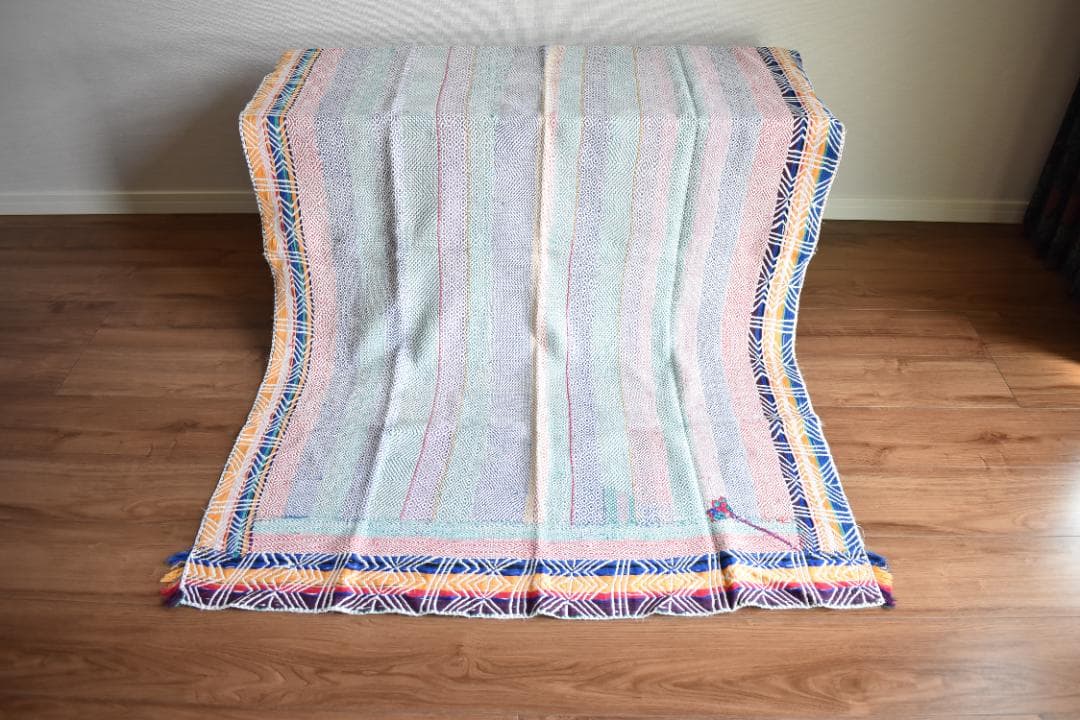 【寒波SALE】繊細でユニーク　貴重な全面刺繍のヴィンテージカンタキルト
