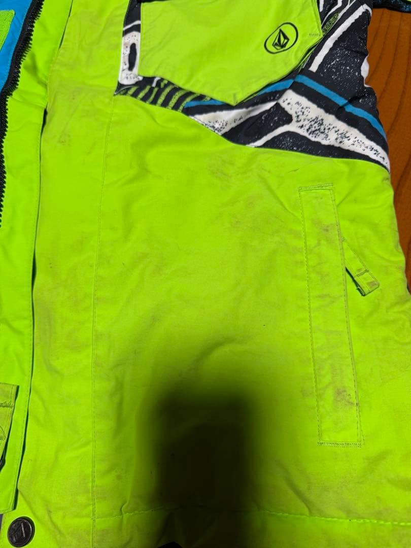 VOLCOM 子供用スノーボードウェアセット