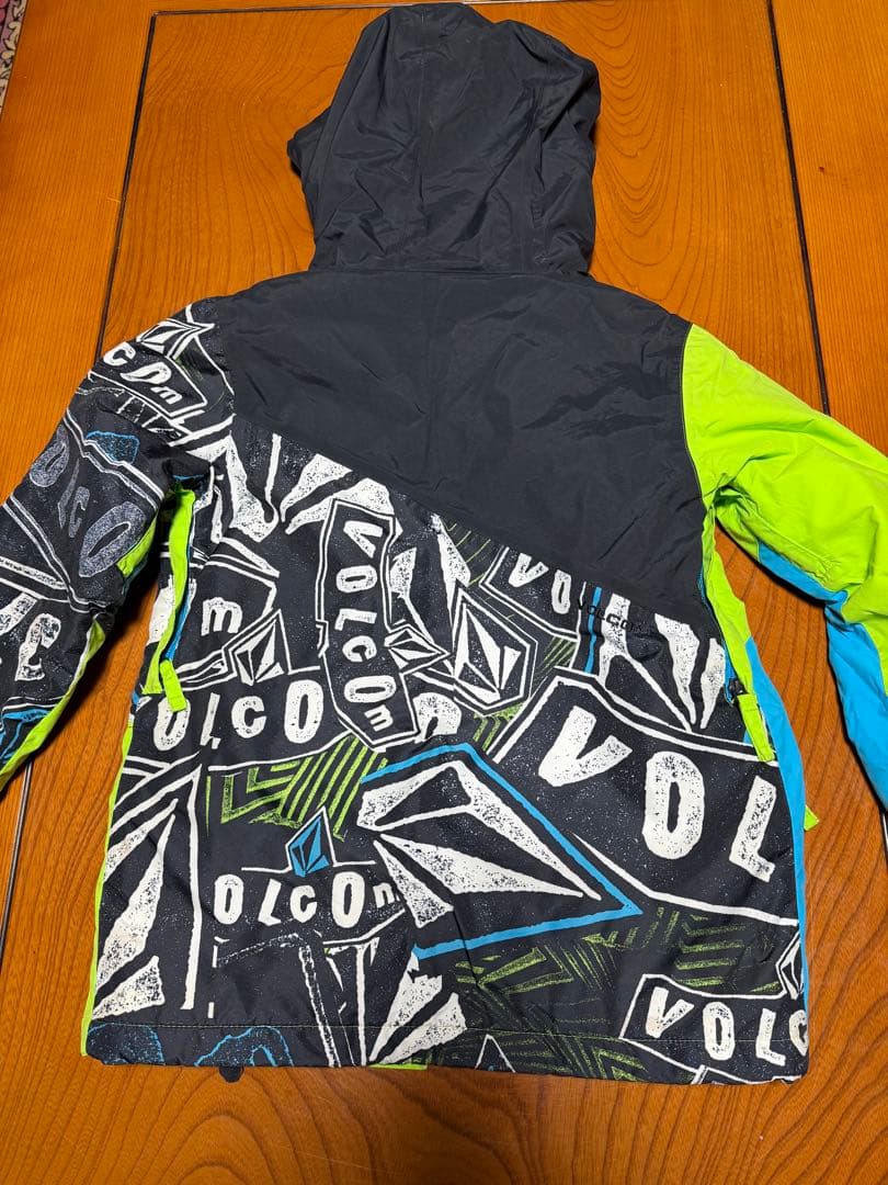 VOLCOM 子供用スノーボードウェアセット